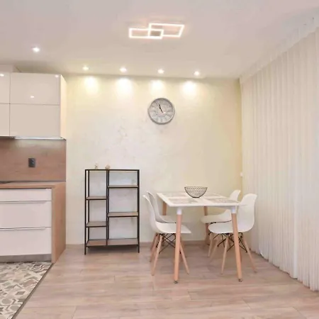 2bd Comfort First Floor *